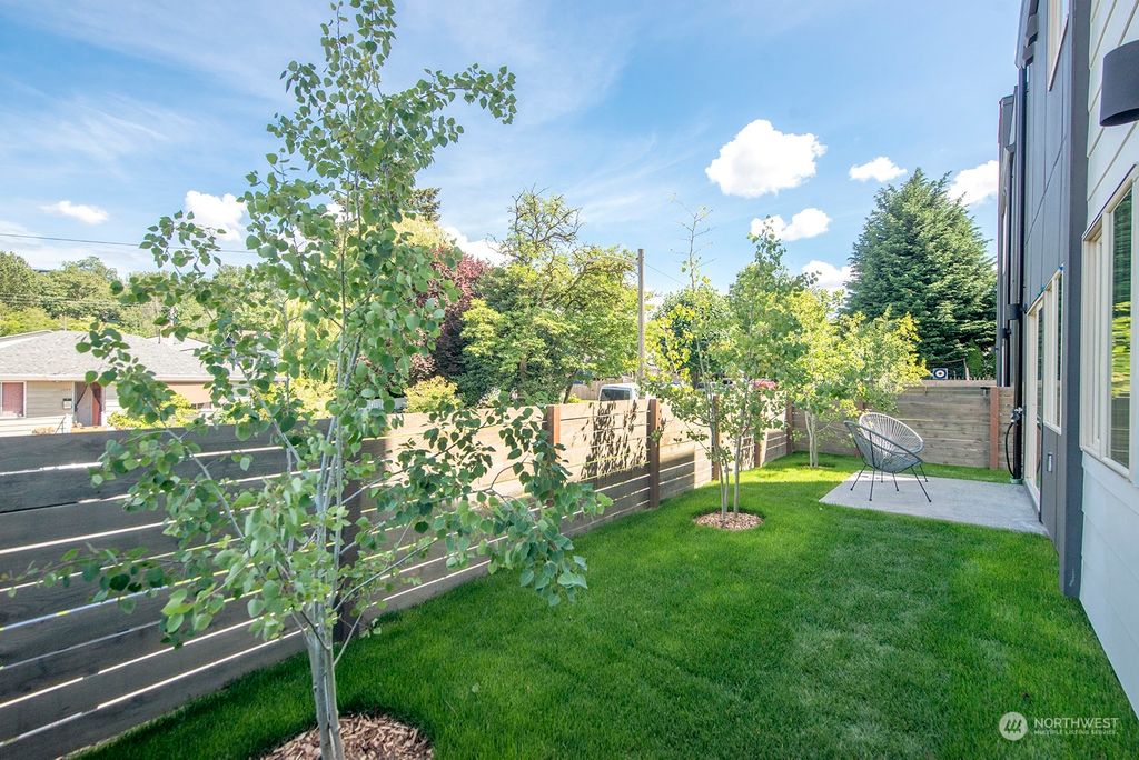 Photo of 5041 25th Avenue SW, Seattle, WA 98106 (MLS # 2271312)