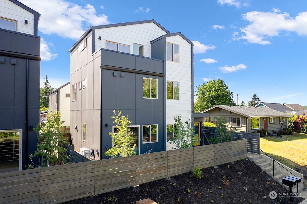 Photo of 5041 25th Avenue SW, Seattle, WA 98106 (MLS # 2271312)