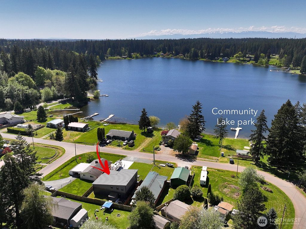 Photo of 6459 Lake Shore Drive, Clinton, WA 98236 (MLS # 2510113)