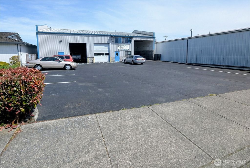 Photo of 2108 Pacific Street, Bellingham, WA 98229 (MLS # 2458306)