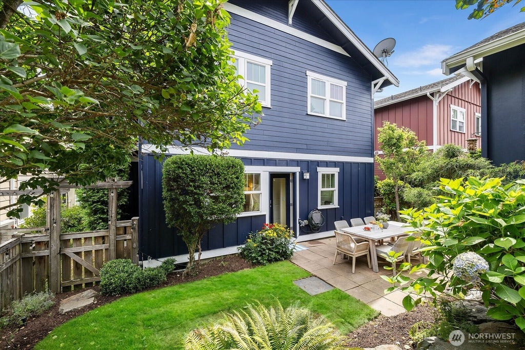 Photo of 5925 31st Avenue SW, Seattle, WA 98126 (MLS # 2575788)