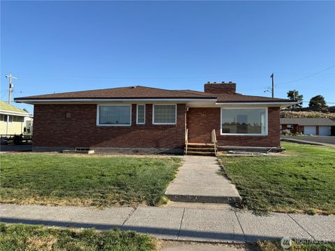 Photo of 702 E 2nd Avenue, Odessa, WA 99159 (MLS # 2414376)