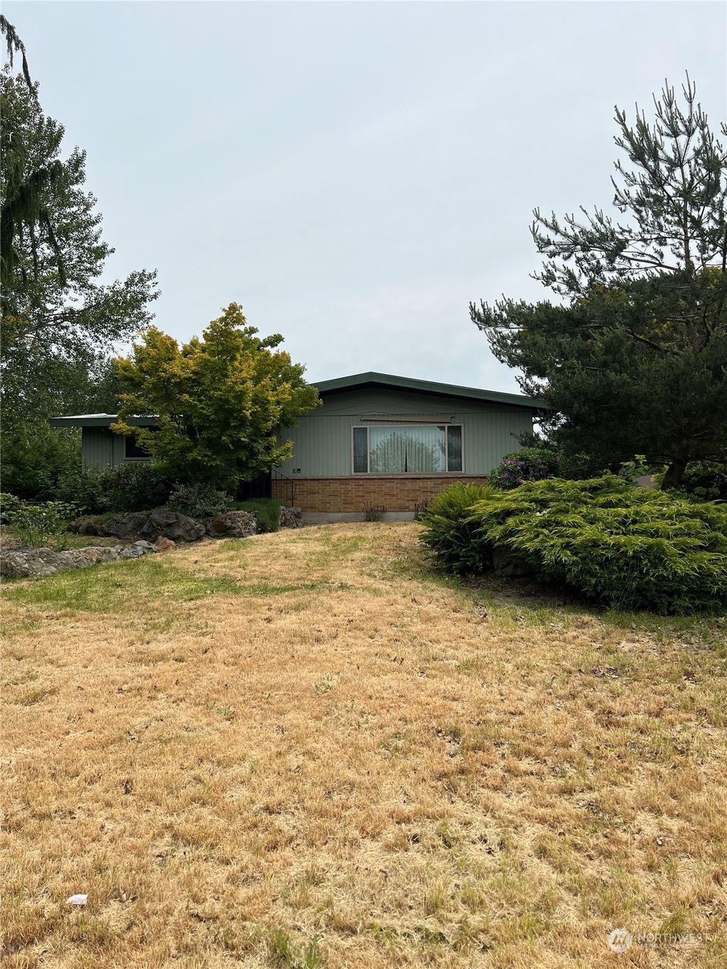 Photo of 2114 Smithers Ave, Renton, WA 98055 (MLS # 2263056)