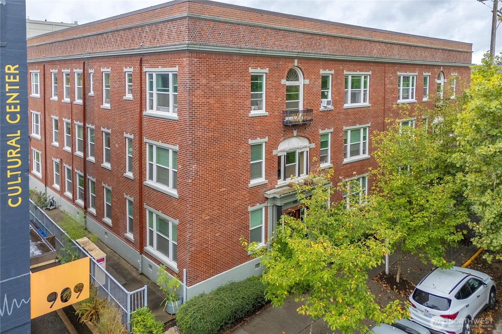 Photo of 905 NE 43rd Street #107, Seattle, WA 98105 (MLS # 2422863)