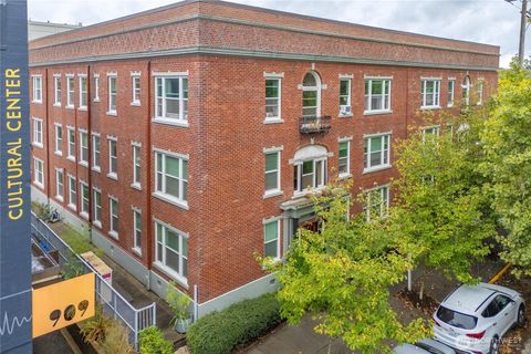 Photo of 905 NE 43rd Street #107, Seattle, WA 98105 (MLS # 2422863)