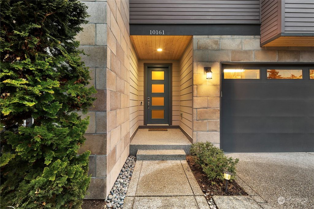 Photo of 10161 134th Place NE, Kirkland, WA 98033 (MLS # 2057089)