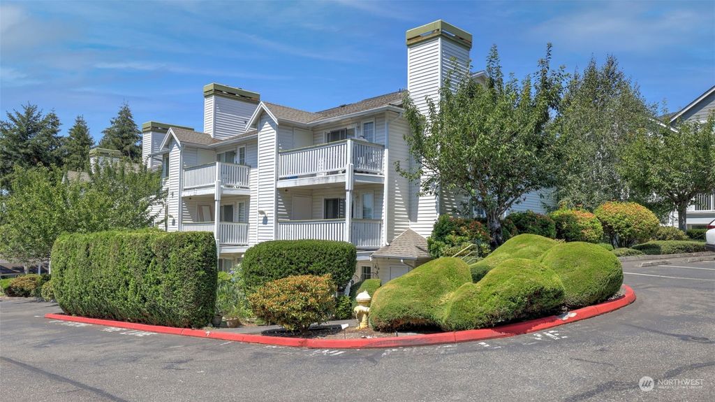 Photo of 901 Sunset Boulevard NE #A101, Renton, WA 98056 (MLS # 2270364)