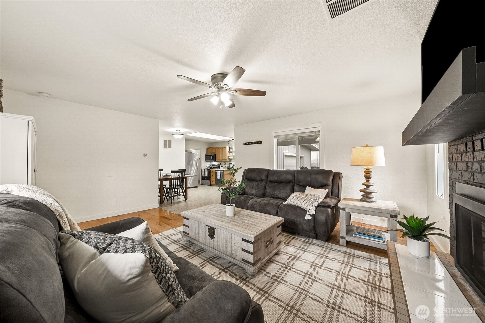 141 Rainier Street S