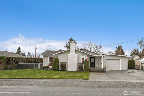 Photo of 141 Rainier Street S, Buckley, WA 98321 (MLS # 2488261)