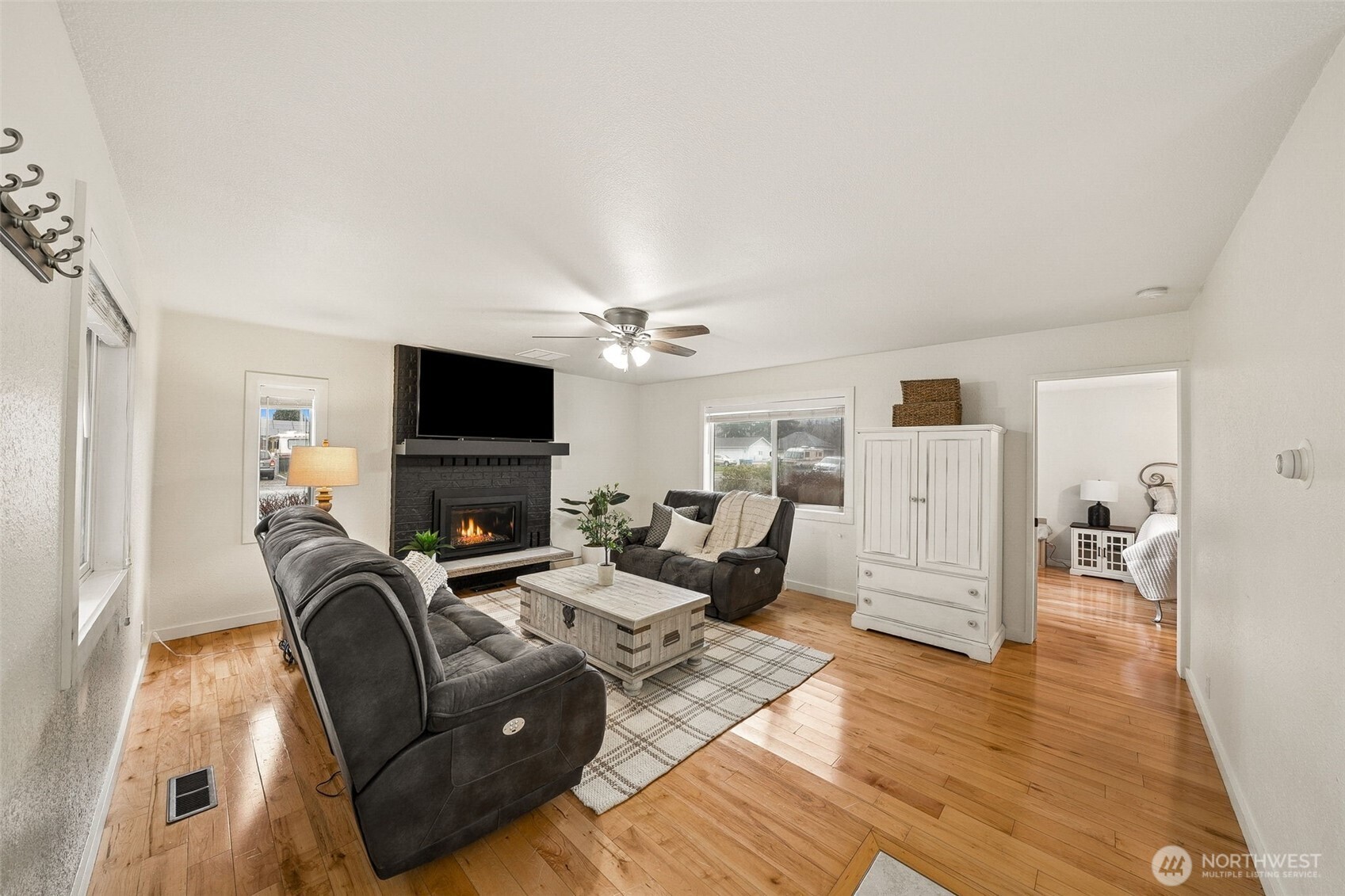 141 Rainier Street S