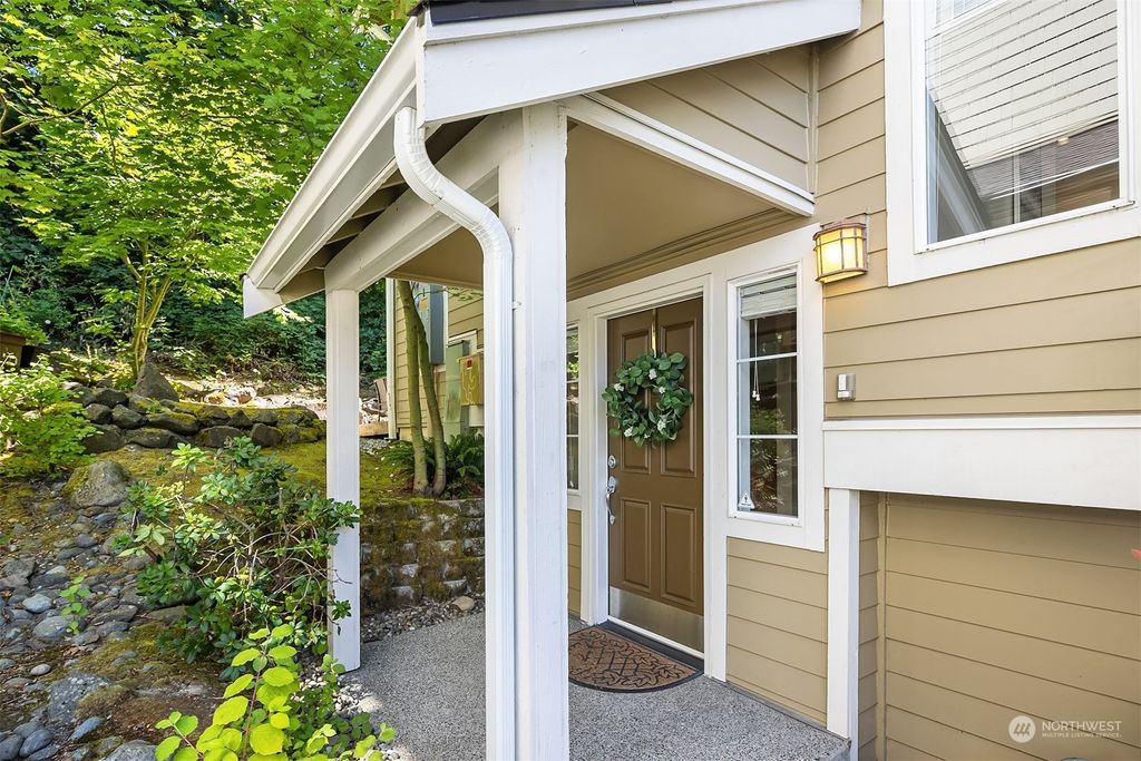 Photo of 11987 SE 4th Place #500, Bellevue, WA 98005 (MLS # 2145754)