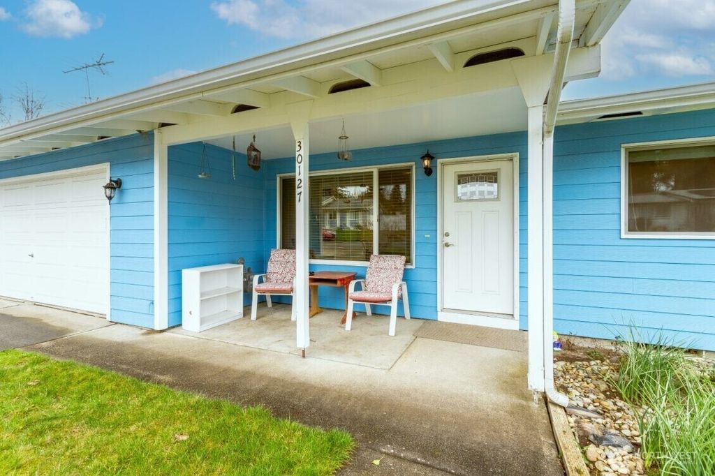 Photo of 30127 10th Avenue S, Federal Way, WA 98003 (MLS # 2484452)