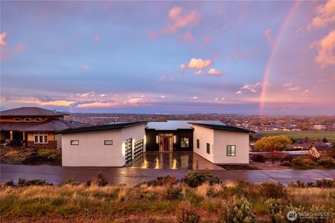 Photo of 5411 Hershey Lane Ln, West Richland, WA 99353 (MLS # 2501154)