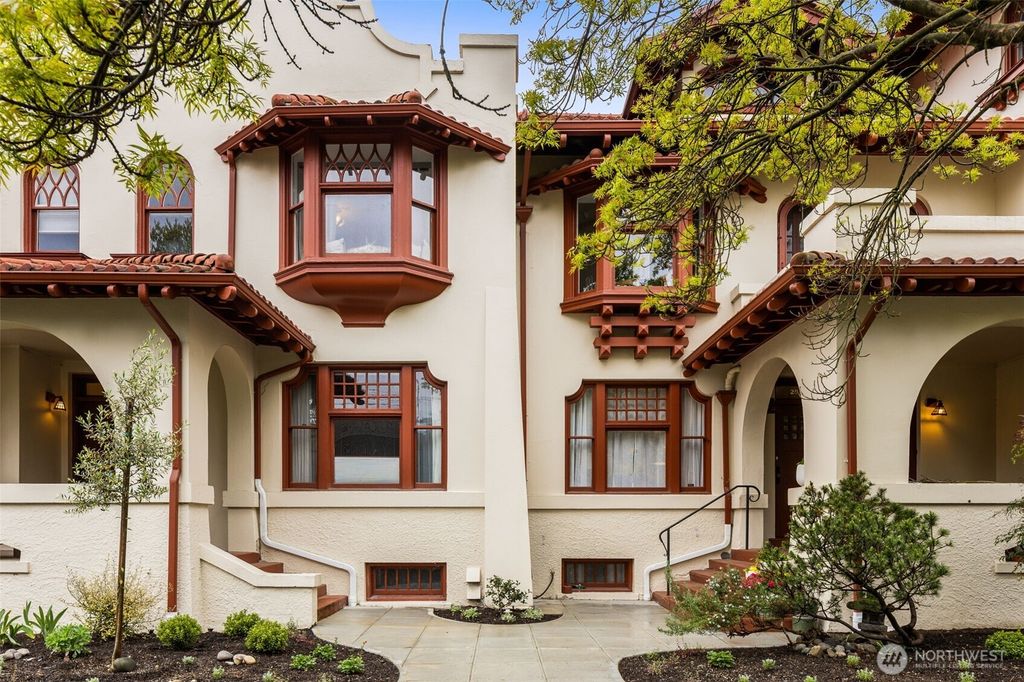 Photo of 2909 Franklin Avenue E #A, Seattle, WA 98102 (MLS # 2512166)