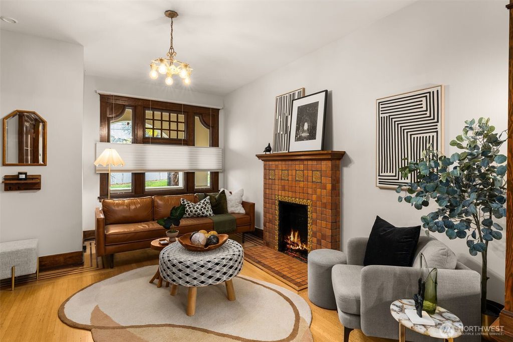 Photo of 2909 Franklin Avenue E #A, Seattle, WA 98102 (MLS # 2512166)