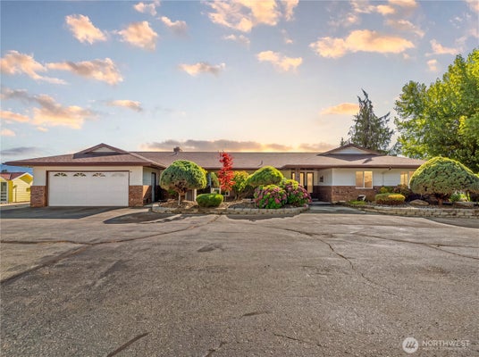 1919 4TH ST SE, EAST WENATCHEE, WA 98802 - Image a1c95a7fc794ec0d4ad7d9596cffd134/2207722161