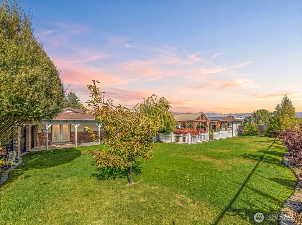 Photo of 1919 4th Street SE, East Wenatchee, WA 98802 (MLS # 2592560)