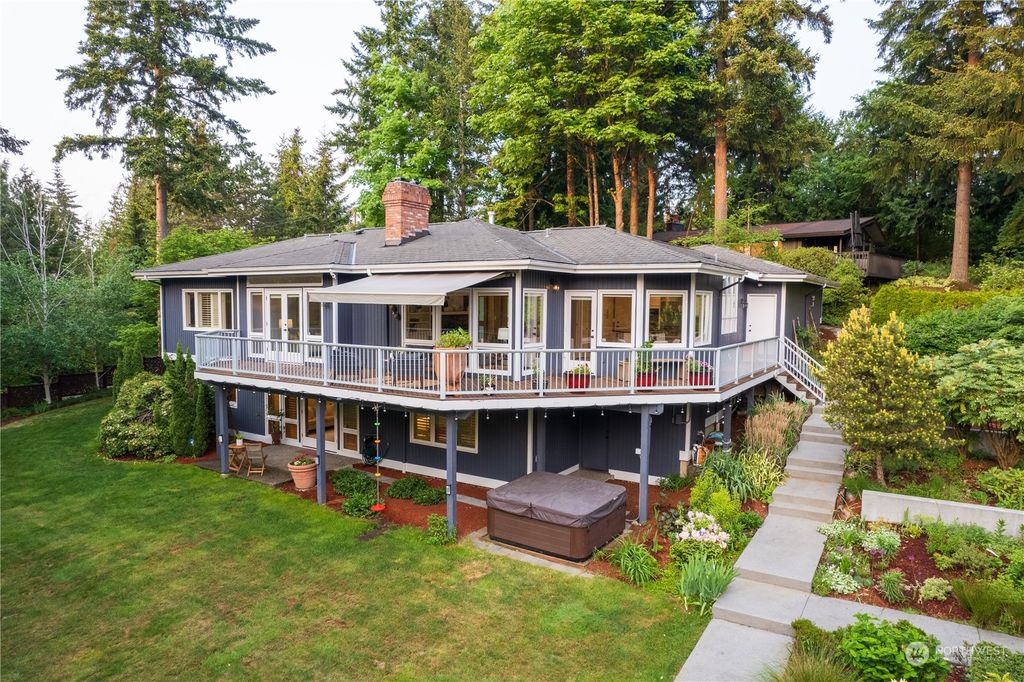 Photo of 7915 SE 67th Street, Mercer Island, WA 98040 (MLS # 2059743)