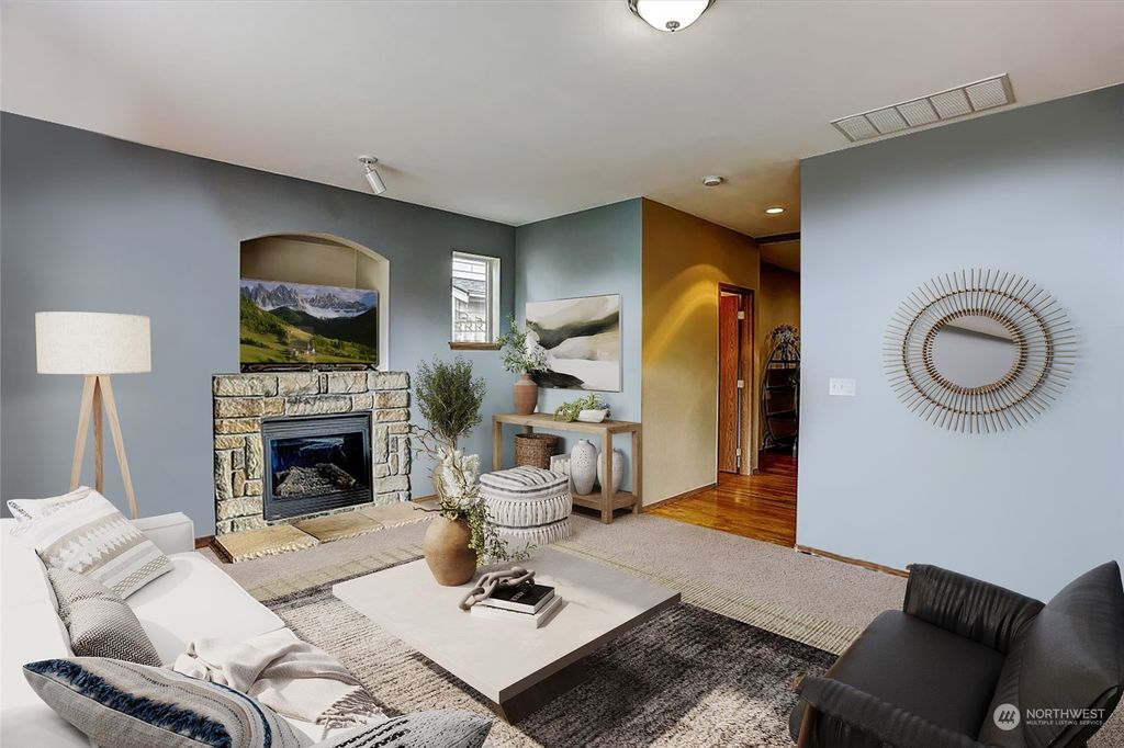 Photo of 213 Eastgate Avenue N, Pacific, WA 98047 (MLS # 2042509)