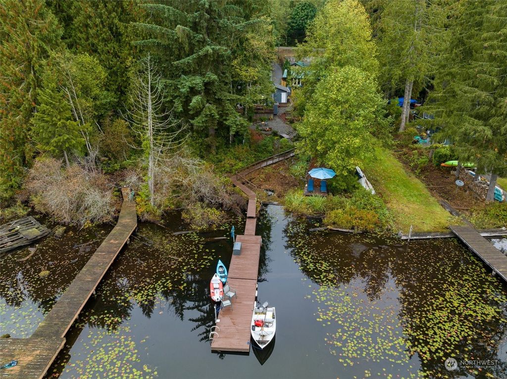 Photo of 923 SW Lake Roesiger Road, Snohomish, WA 98290 (MLS # 2168482)