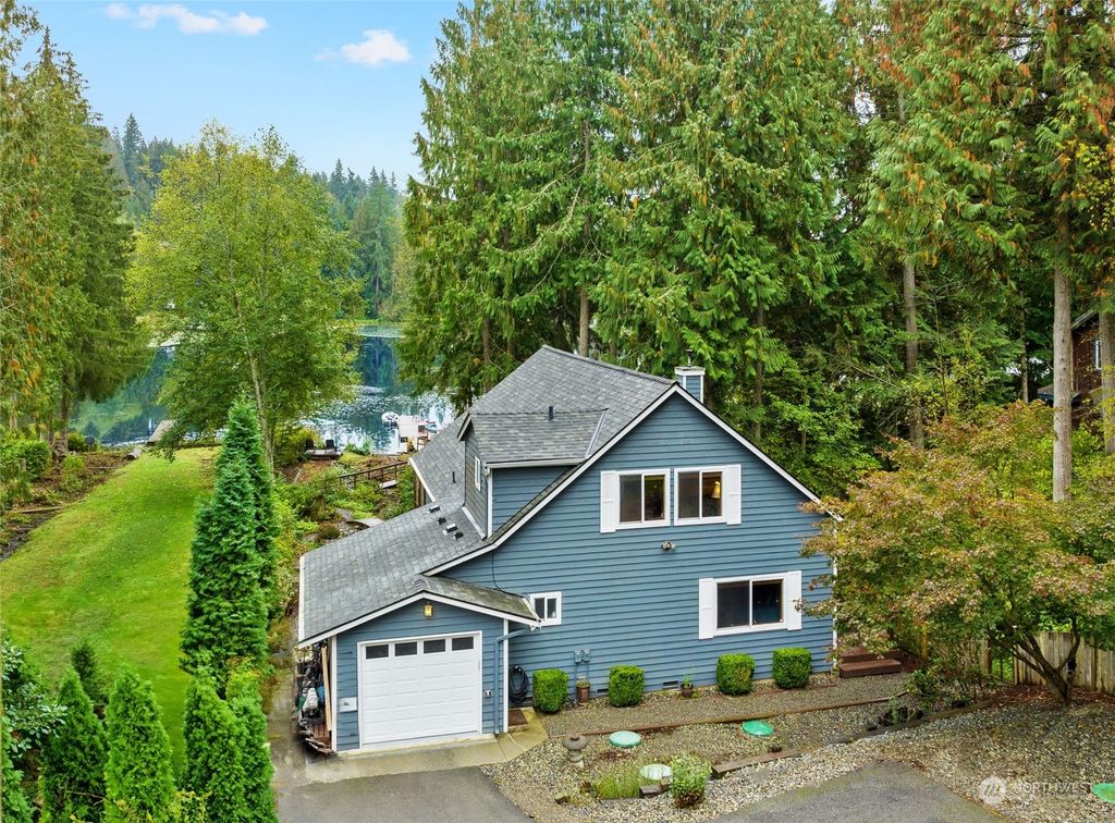 Photo of 923 SW Lake Roesiger Road, Snohomish, WA 98290 (MLS # 2168482)