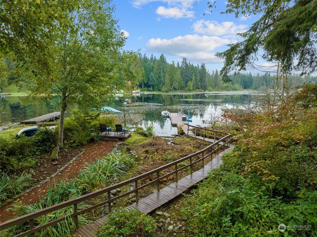 Photo of 923 SW Lake Roesiger Road, Snohomish, WA 98290 (MLS # 2168482)