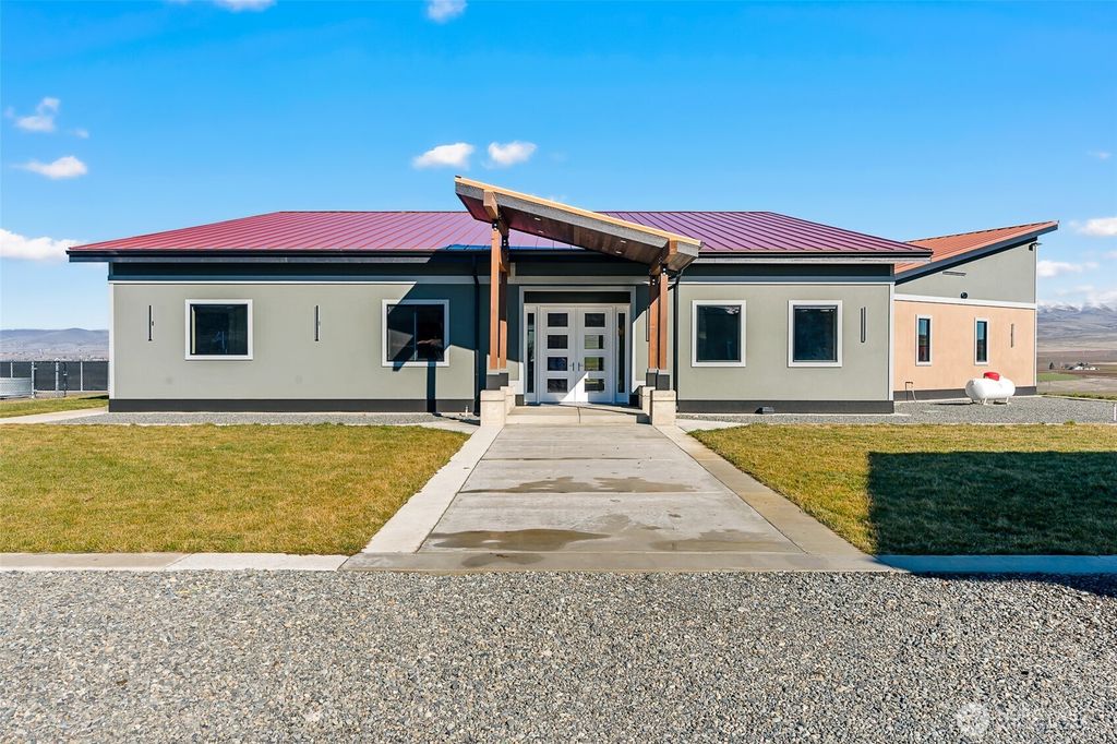 Photo of 4232 Desmarais Road, Moxee, WA 98936 (MLS # 2491996)