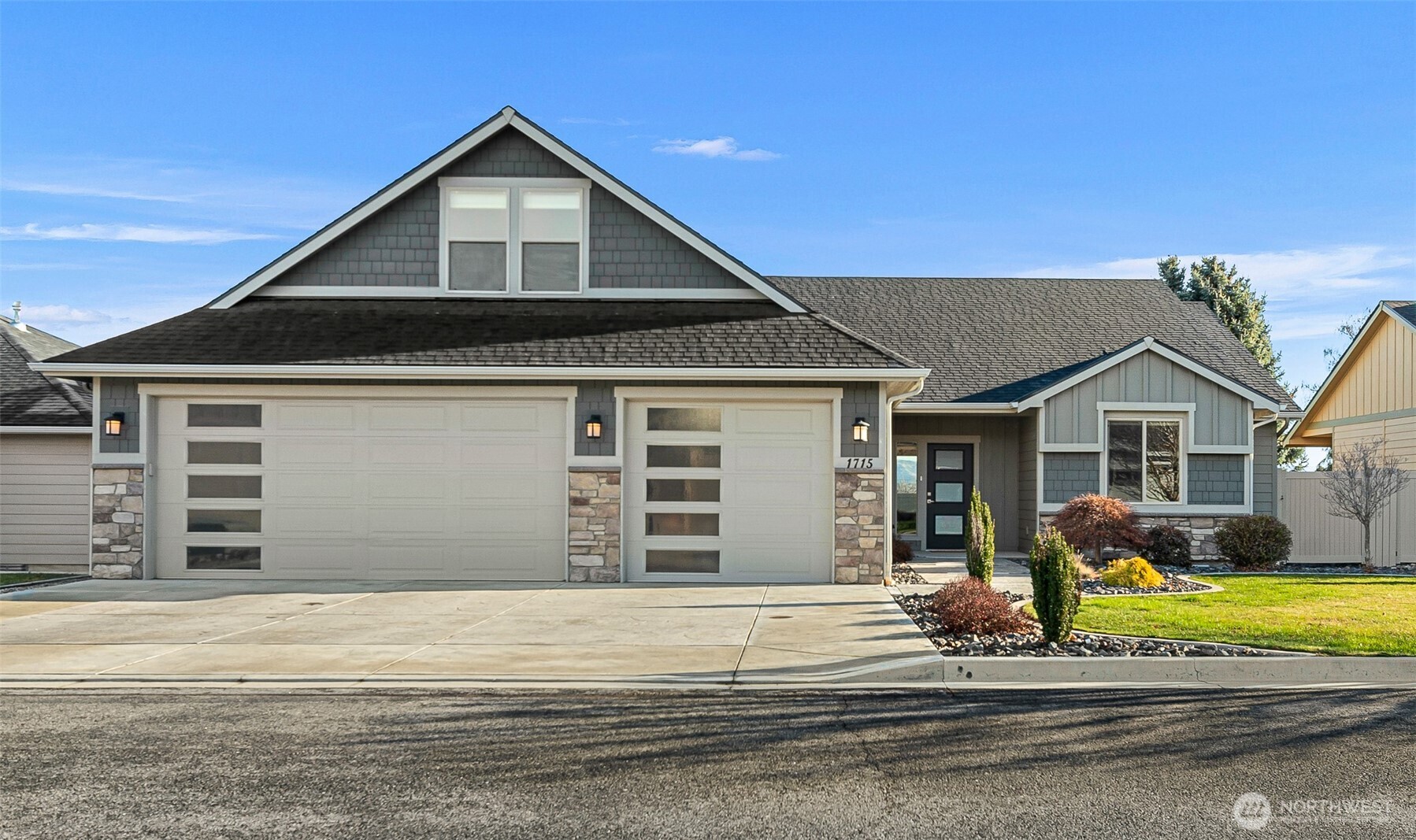 1715 Brambling Brae Lane