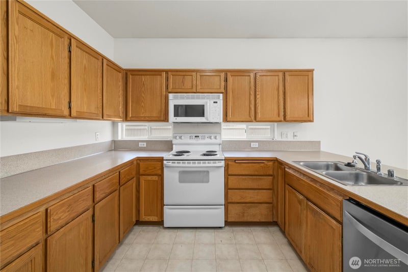 7801 207th Street Ct E