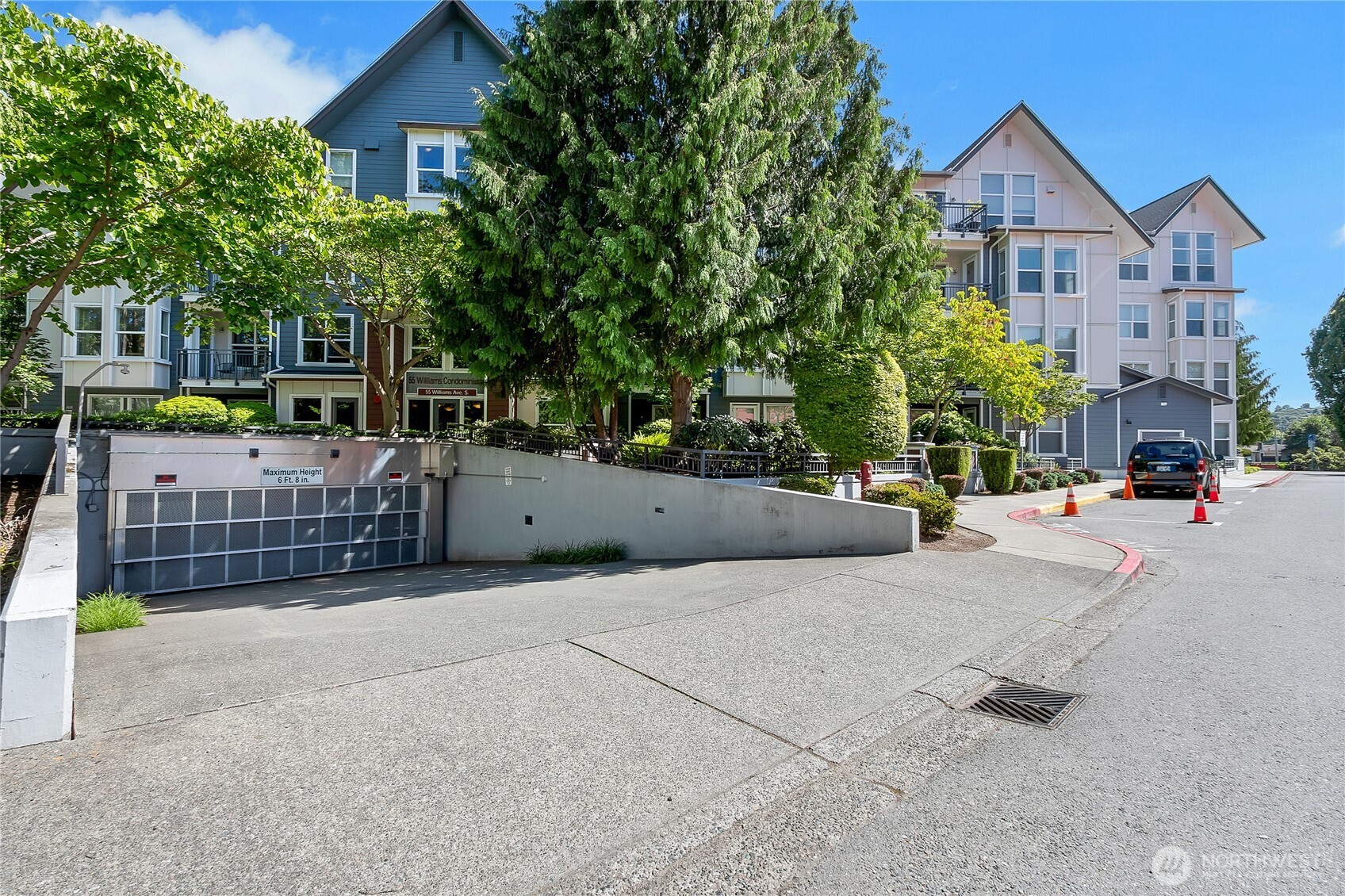 55 Williams Avenue S 209