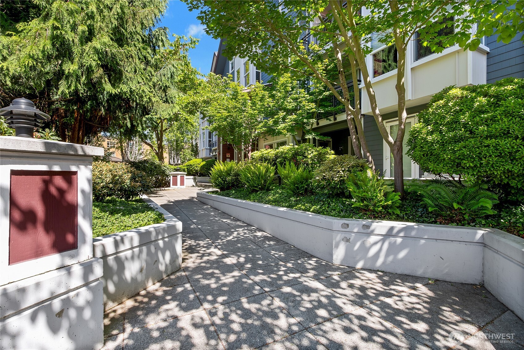 55 Williams Avenue S 209
