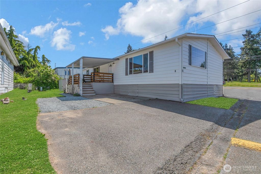 Photo of 22018 28th Place S #5, Des Moines, WA 98198 (MLS # 2369249)