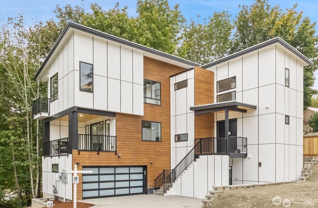 Photo of 4413 NE 26 Place, Renton, WA 98059 (MLS # 2524404)