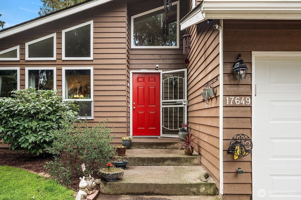 Photo of 17649 152nd Place SE, Renton, WA 98058 (MLS # 2489160)