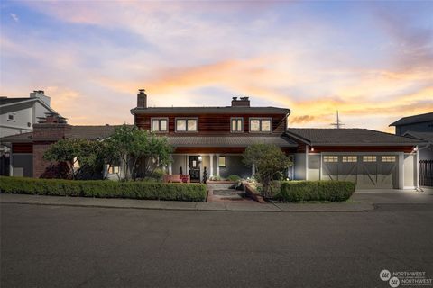 A home in Lake Forest Park