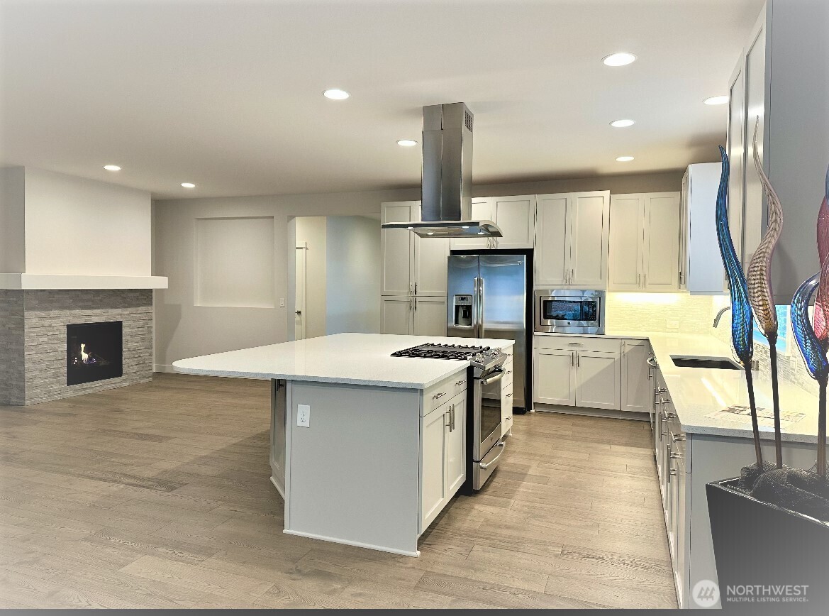 5311 NE Waldron Drive NE