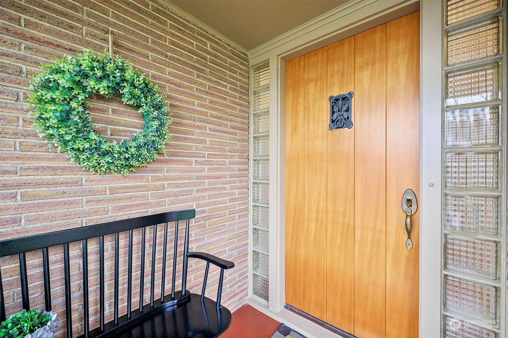 Photo of 7603 S Sunnycrest Road, Seattle, WA 98178 (MLS # 2189944)