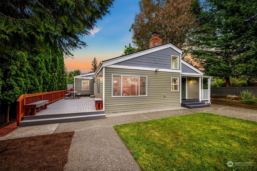 Photo of 9416 32nd Avenue NE, Seattle, WA 98115 (MLS # 2127748)