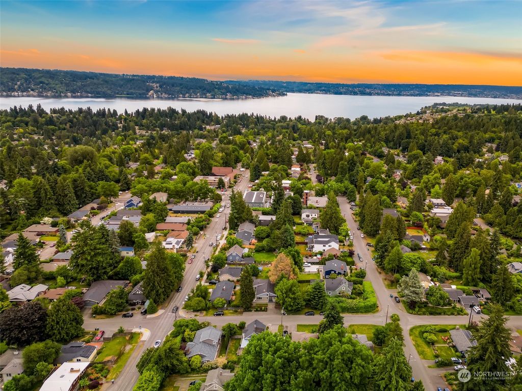 Photo of 9416 32nd Avenue NE, Seattle, WA 98115 (MLS # 2127748)