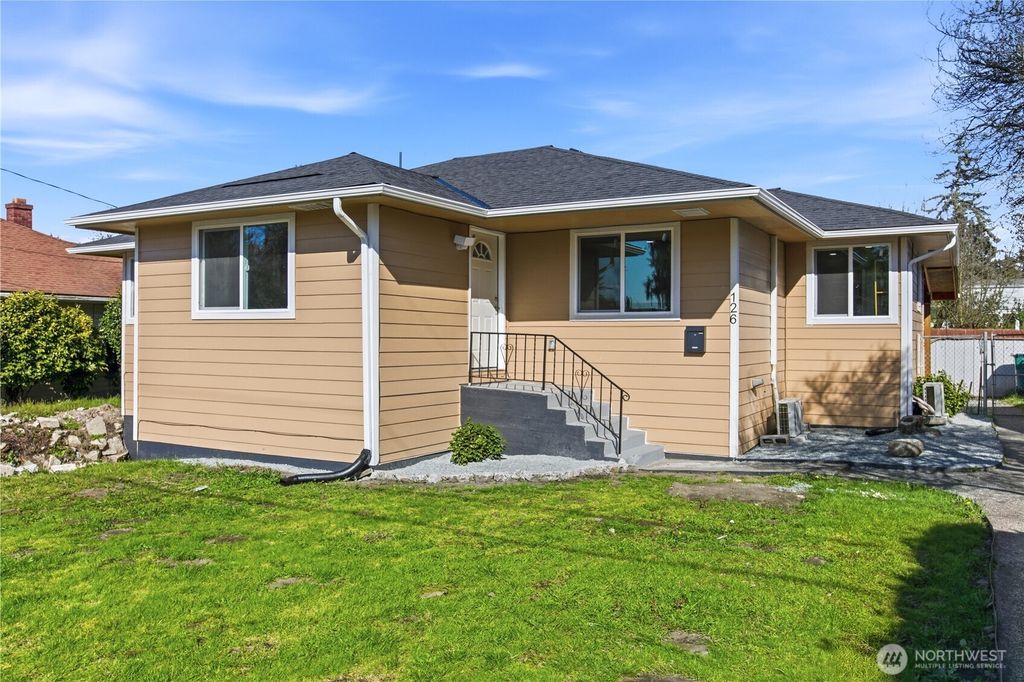 Photo of 126 K Street NE, Auburn, WA 98002 (MLS # 2504360)