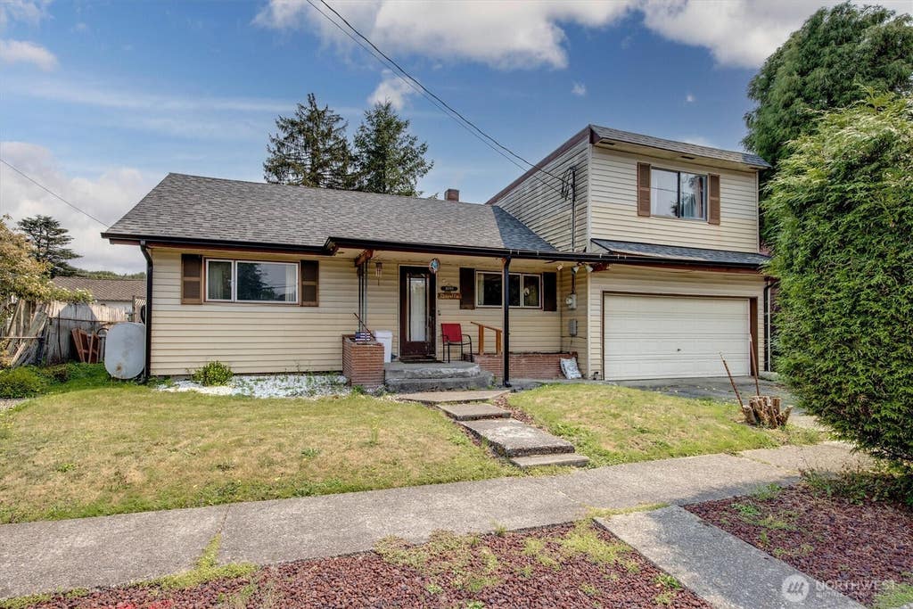 Photo of 8090 Silva Ave SE AVE, Snoqualmie, WA 98065 (MLS # 2563408)