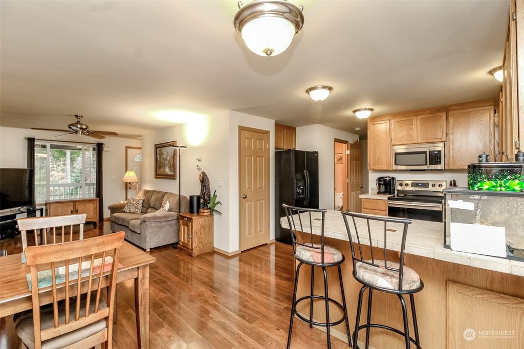listing image 9368651805628340311