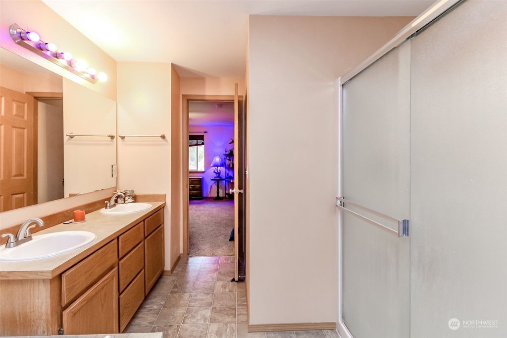 listing image 9366842688815312206
