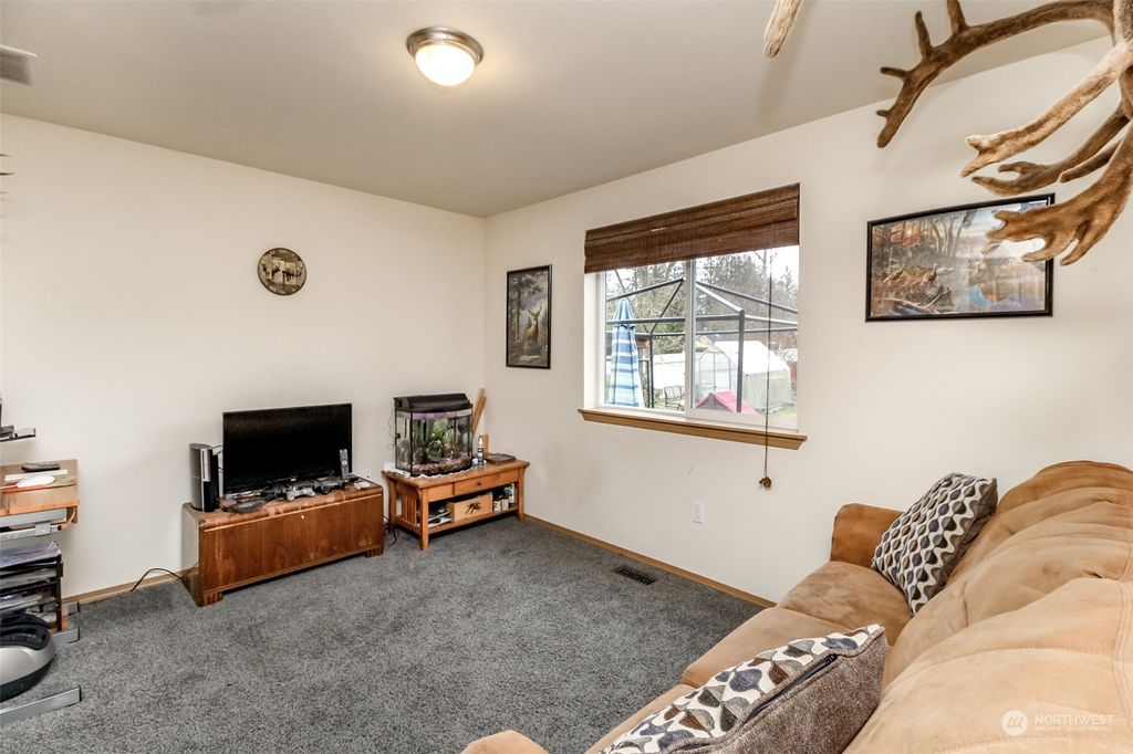 listing image 9367823255585070352
