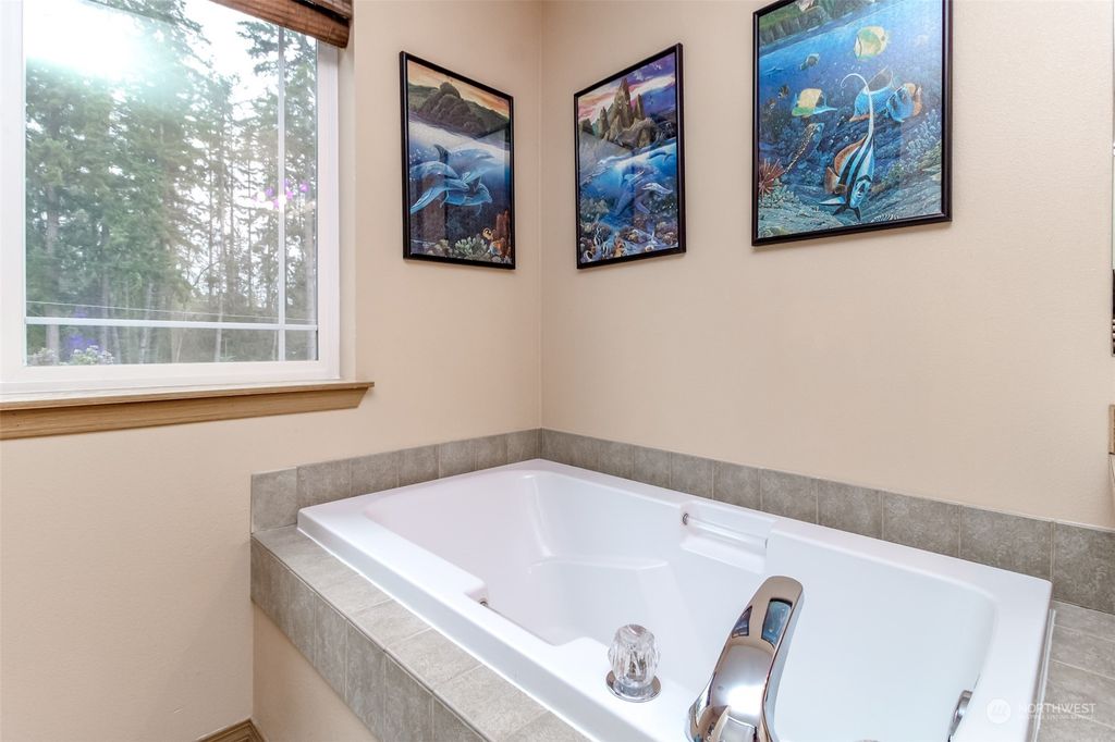 listing image 9364180680492960519