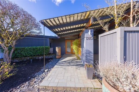 Photo of 12857 SE 45th Pl Pl, Bellevue, WA 98006 (MLS # 2491633)