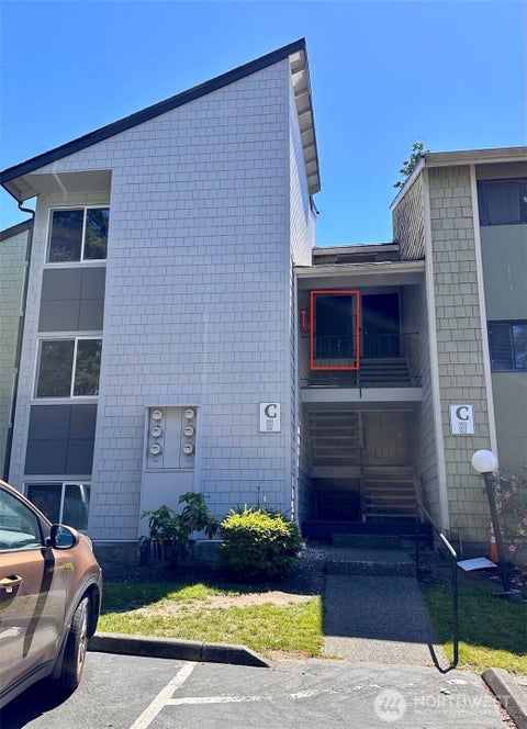Photo of 2020 Grant Avenue S #C301, Renton, WA 98055 (MLS # 2542928)
