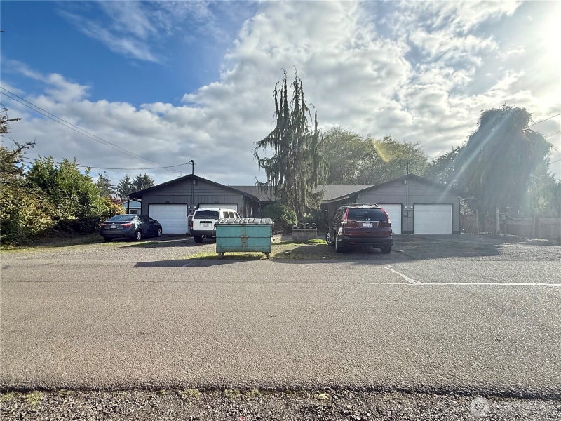 1011 Macfarlane
