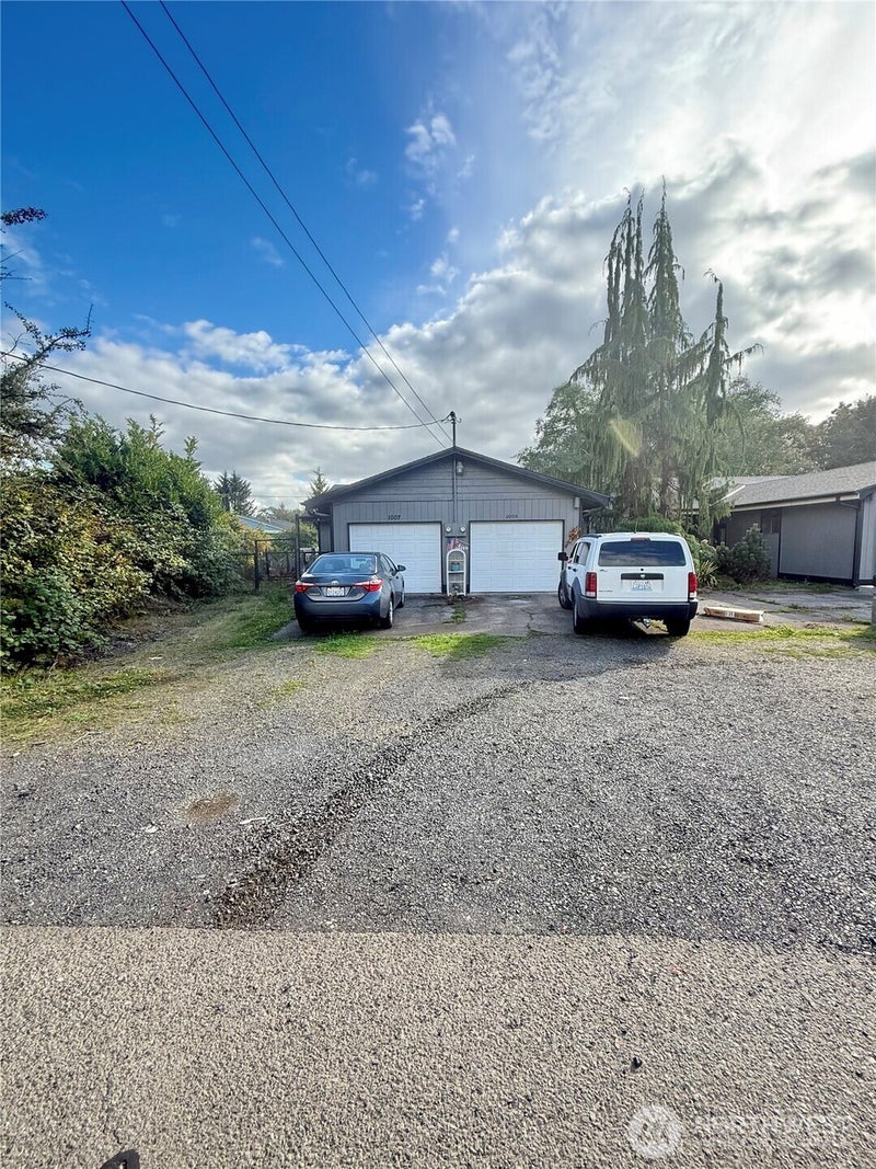 1011 Macfarlane