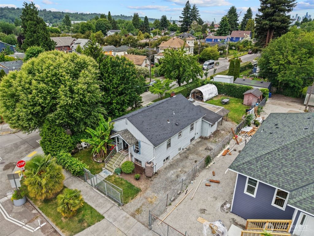 Photo of 1002 S Sullivan Street, Seattle, WA 98108 (MLS # 2537444)